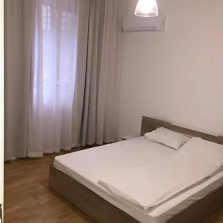 Central Garden Apartment Sofia